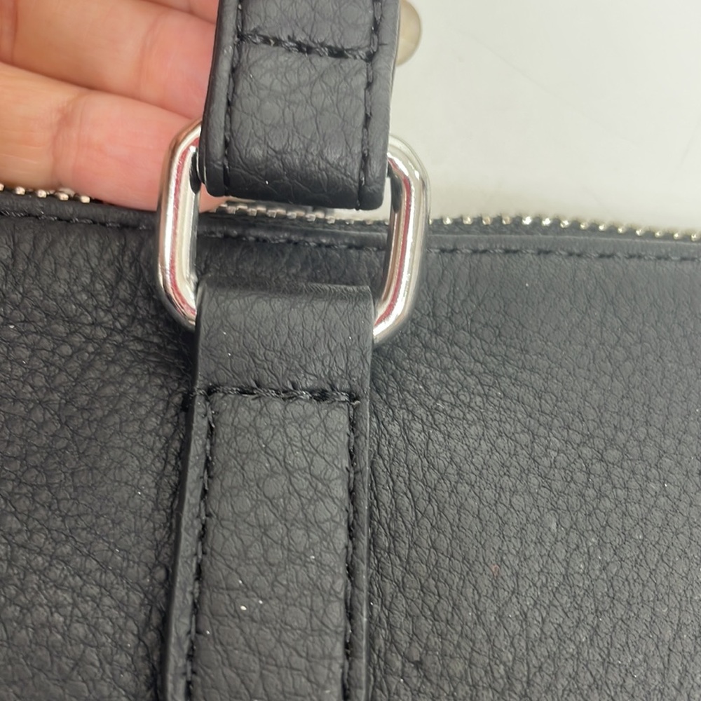 Stone Mountain USA Black Shoulder Handbag Silver Hardware Exterior Zip Pocket - Picture 17 of 17